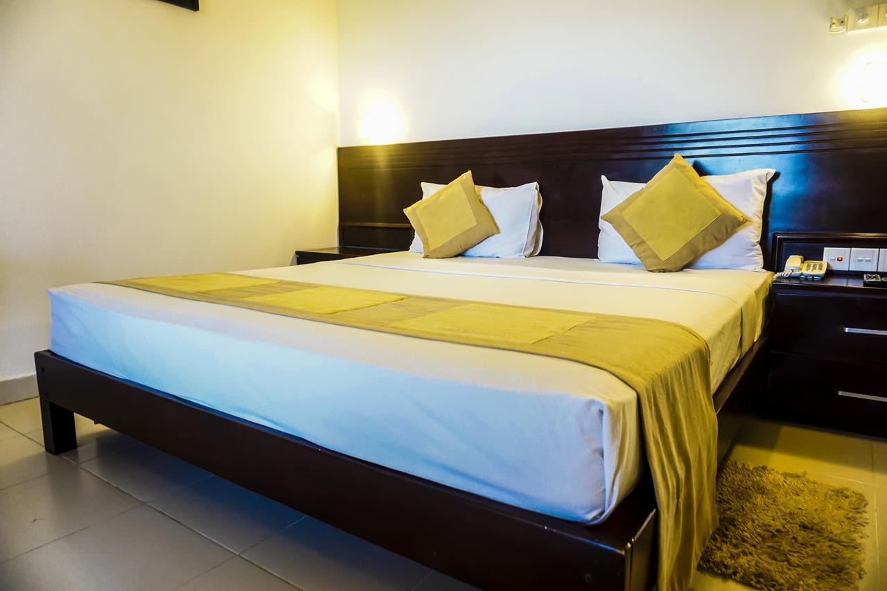 Lavendish Okrin Hotel Kataragama Exterior photo